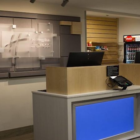 Holiday Inn Express Winfield - Teays Valley Hurricane Buitenkant foto