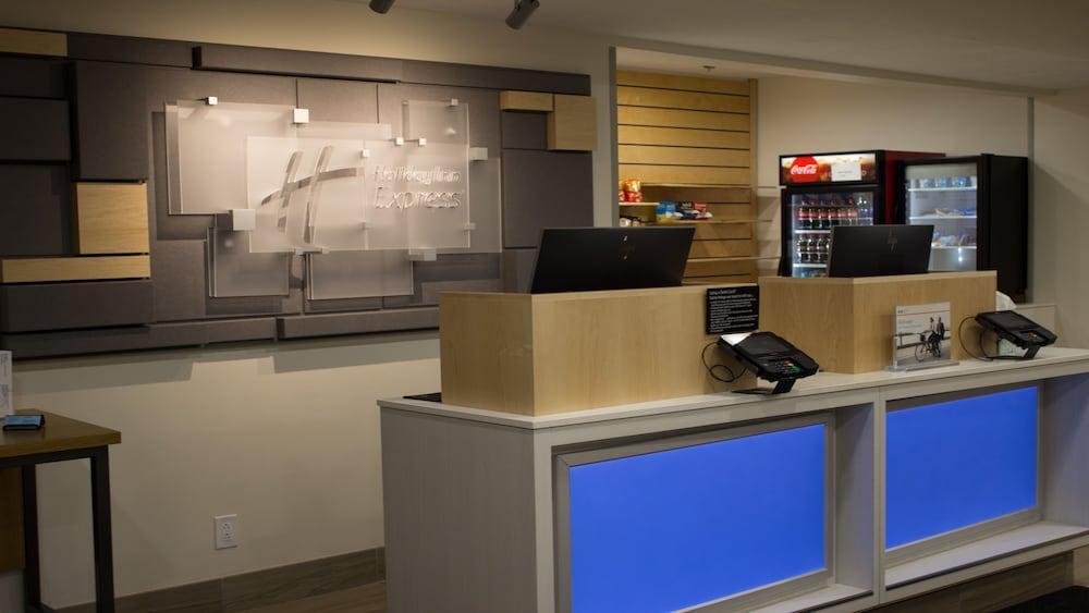 Holiday Inn Express Winfield - Teays Valley Hurricane Buitenkant foto