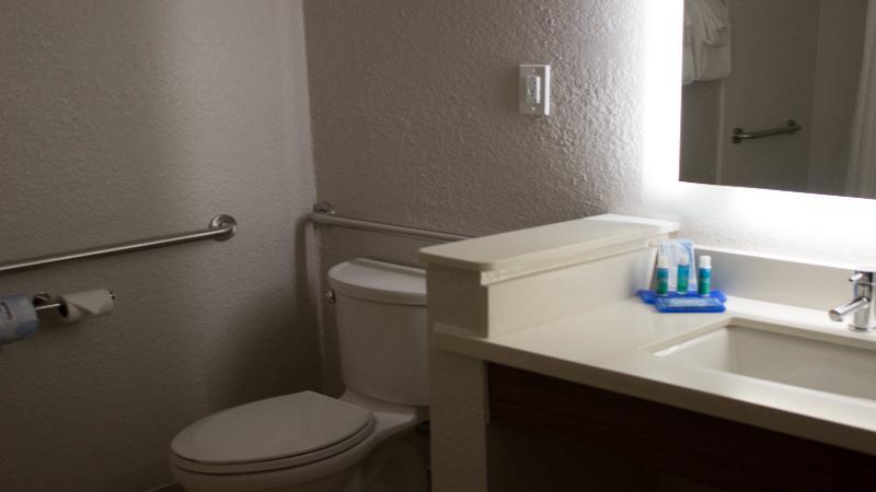 Holiday Inn Express Winfield - Teays Valley Hurricane Buitenkant foto